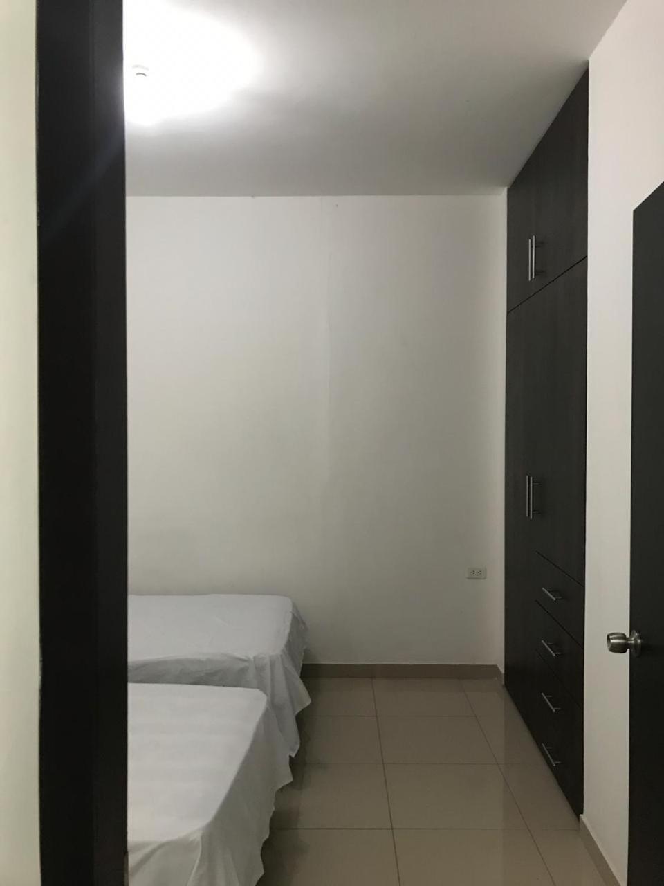 Апартаменты Departamento En El Centro De Манта Экстерьер фото