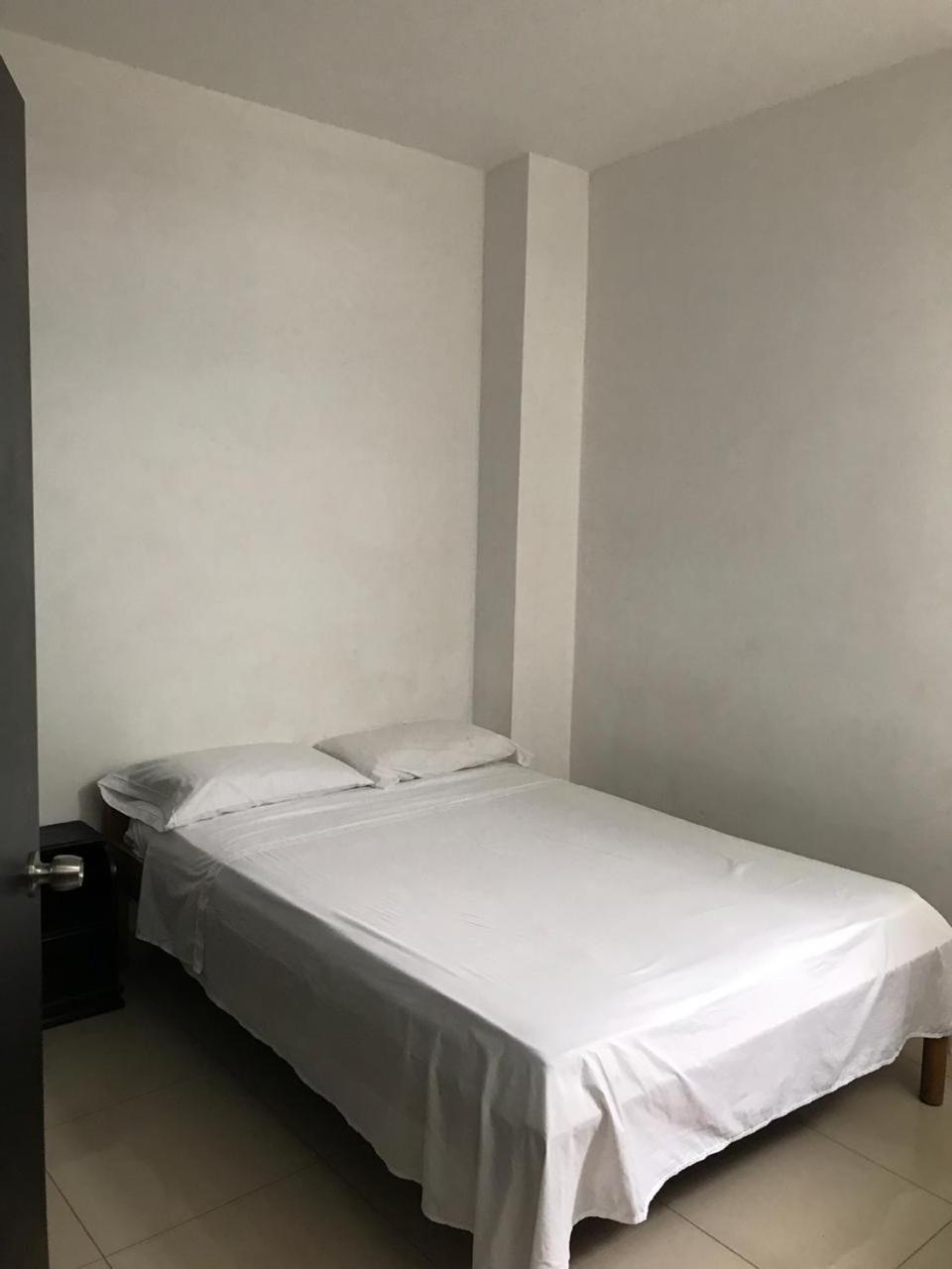 Апартаменты Departamento En El Centro De Манта Экстерьер фото