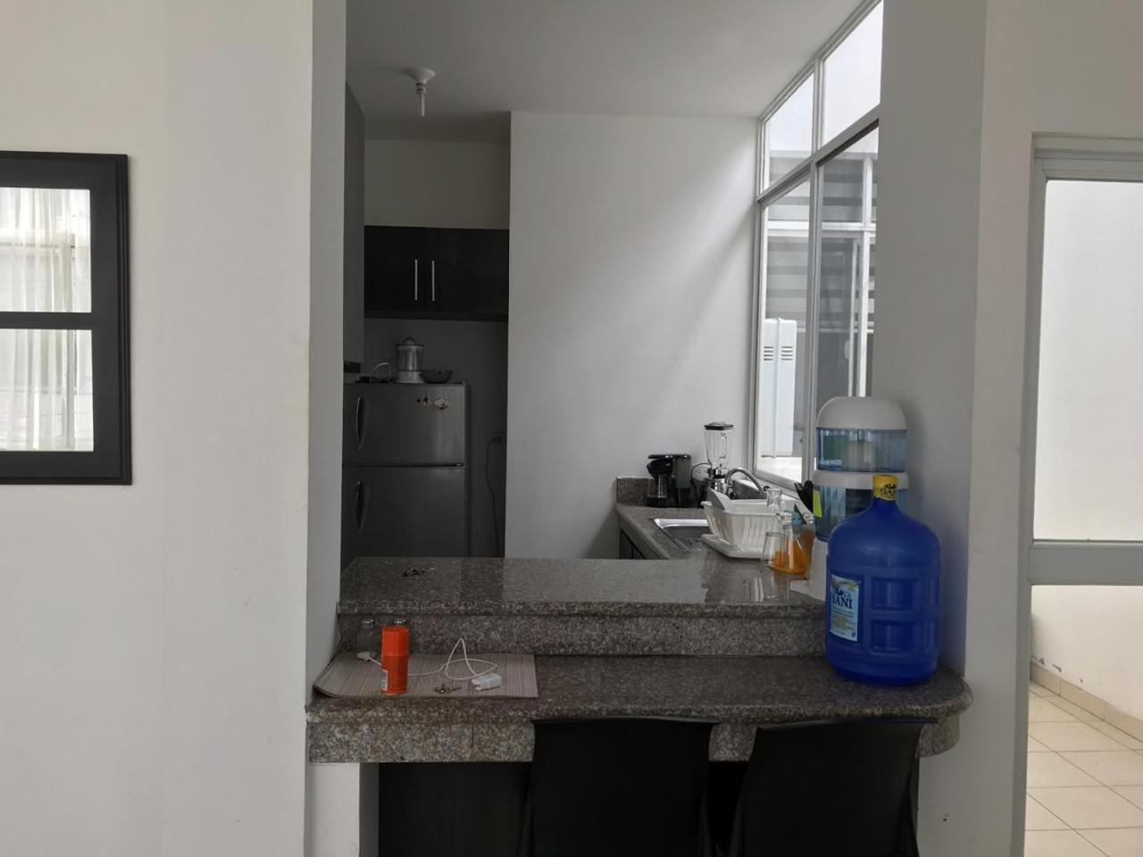 Апартаменты Departamento En El Centro De Манта Экстерьер фото